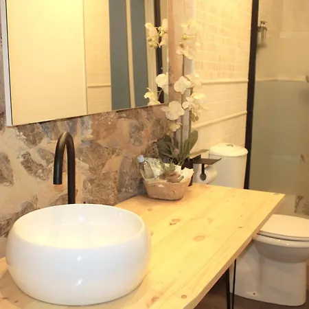 Ananda בית הארחה